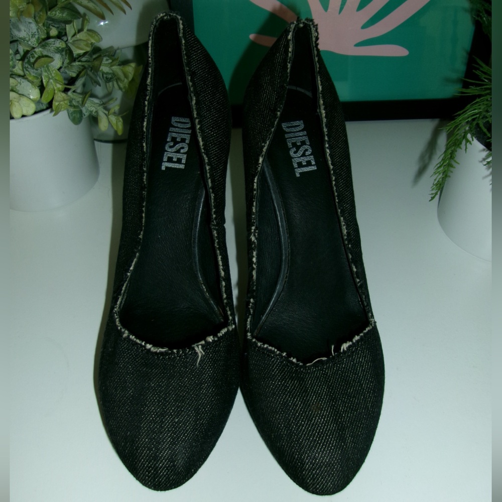 Diesel black distressed heels size 37 6.5W